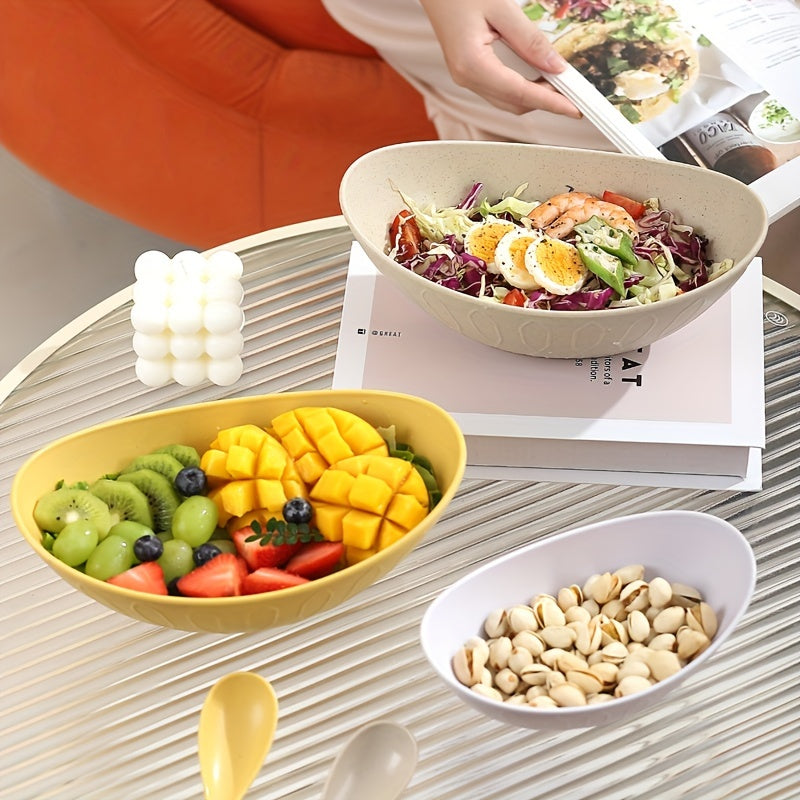 2-piece set of silvery ingot wheat straw serving bowls with spoon. Reusable, unbreakable, and lightweight kitchen supplies for salads, desserts, and pasta.