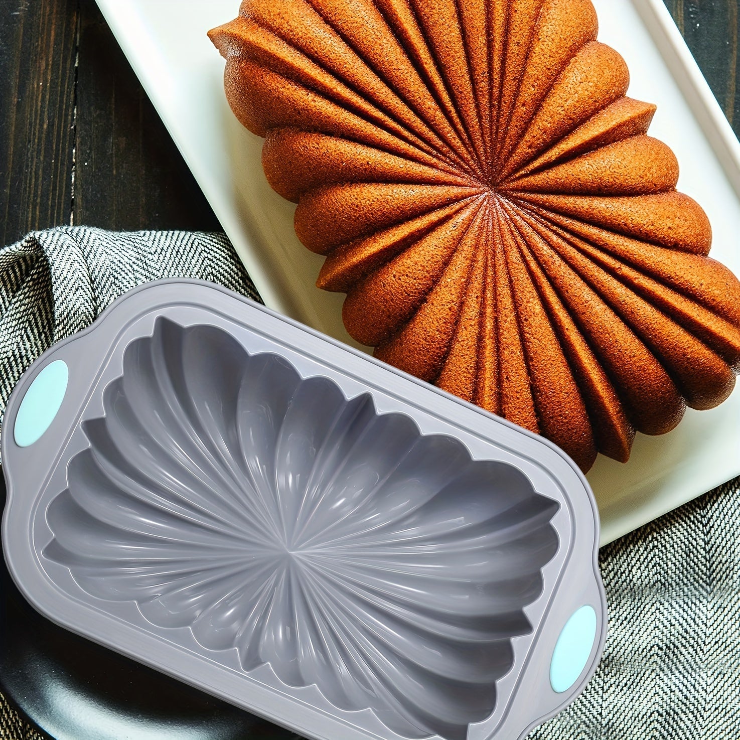 Set of 4 Silicone Baking Molds Non-Stick Flexible Loaf Pans for Cakes Breads