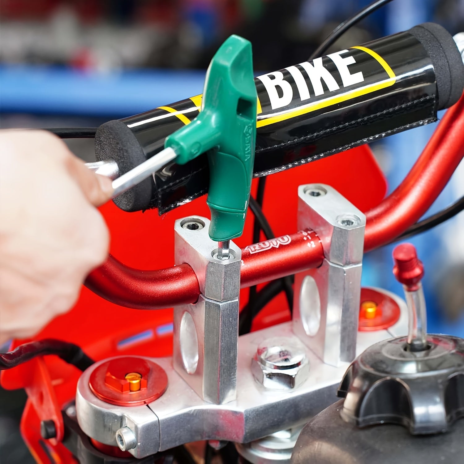 Universal Bike Motorcycle Handlebar Pad, Round Grip Protector, Cross Chest Padding