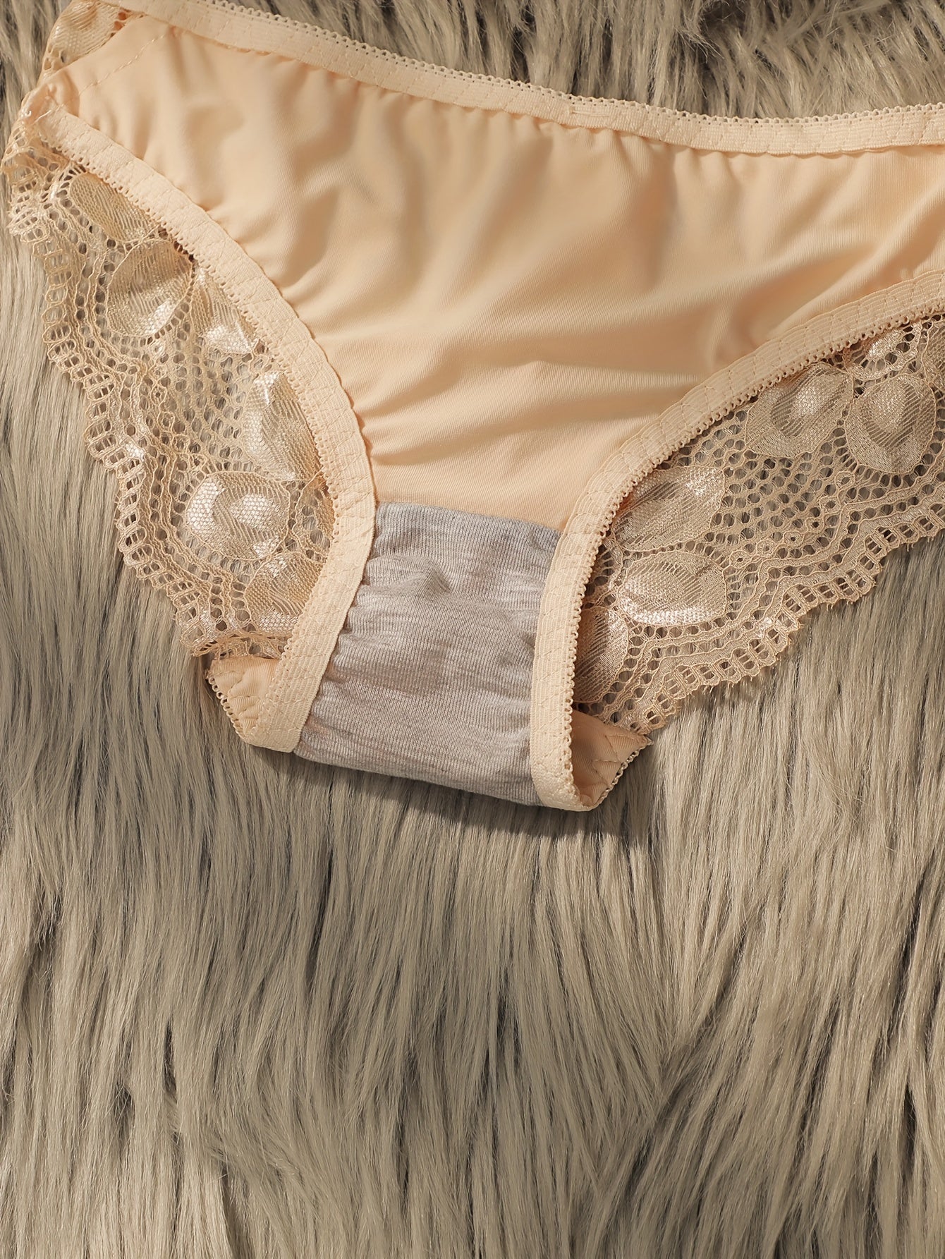 Moslashuvchan kamar bilan ochiq ko'krakli bralett to'plami issiq yoz kunlari uchun ayollar ichki kiyimi