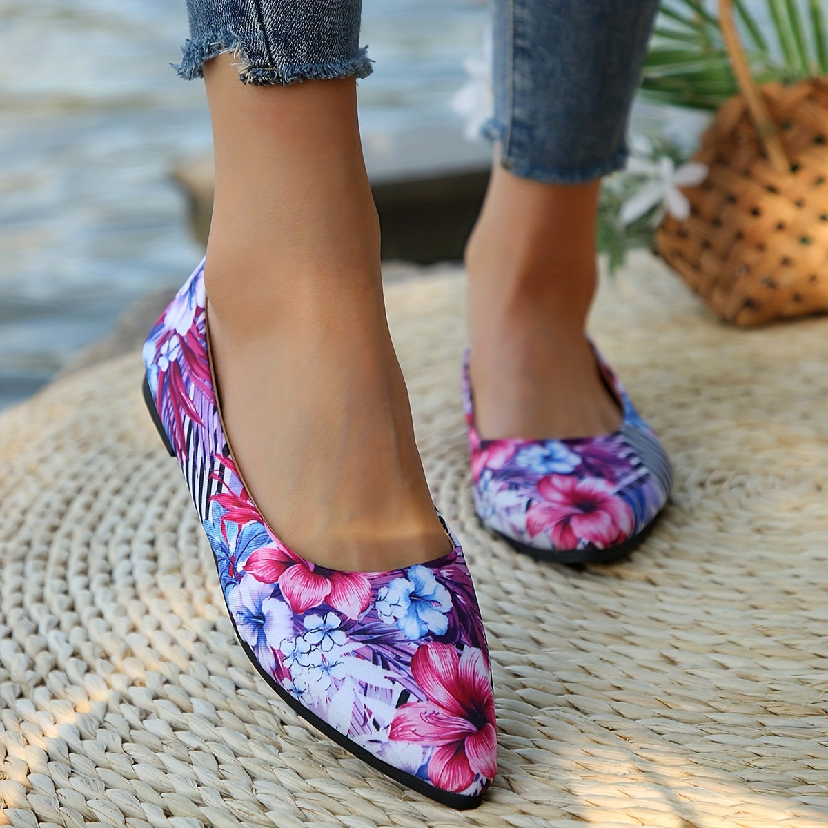 Women's Floral Canvas Flat Shoes with Pointed Toe and Rubber Sole