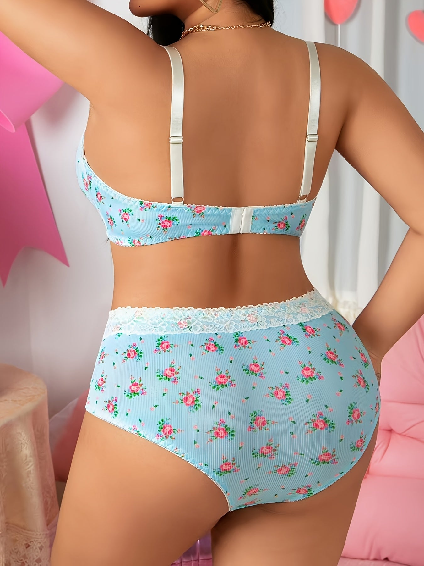 WomenPlus Size Lingerie Set with Print, Lace Details, Mid Rise Briefs