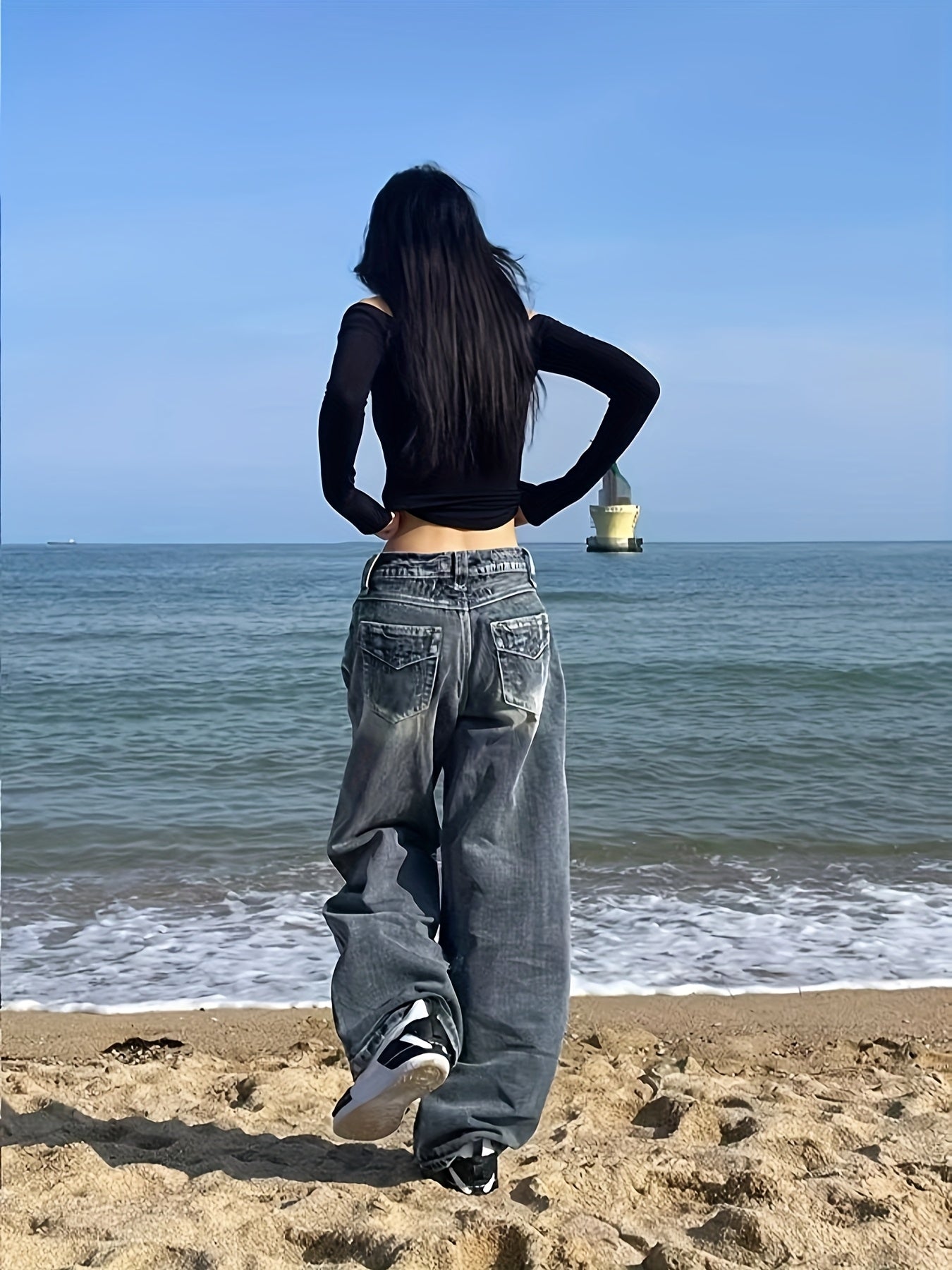 Women's Vintage-Inspired High-Waist Wide Leg Distressed Denim Jeans with Pockets