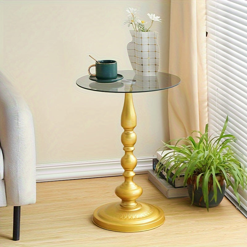 Skandinaviyalik Zamonaviy Minimalistik Burchak, Temir Qayta Ishlangan Ta'siri Bilan: Yotoqxona Qahva Stoli, Balkon To'plami, Kichik Dumaloq Stol, Divan va Temperli Shisha Mehmonxona Mebelini O'z Ichiga Oladi, Zamonaviy Uy Bezash Uchun.