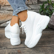 Ayollar uchun qora va oq tilla bilan yopiladigan kundalik sport poyabzali, nafas oladigan, yengil