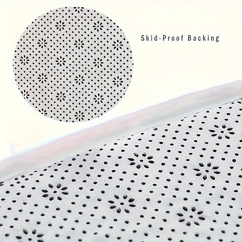 Bir dona UltraSoft Tez Quriydigan Hammom Gilami, Chiziqli naqsh bilan, juda singdiruvchi va sirpanmaydigan hammom gilami. Mashinada yuvish mumkin, past to'siq, yengil flanel mato bilan Polyester va PVC orqa qismi bilan to'rtburchak shaklida.