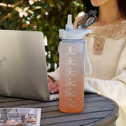 Botella de agua de 32 Oz con marcador de tiempo y cuerda de transporte para hidratación