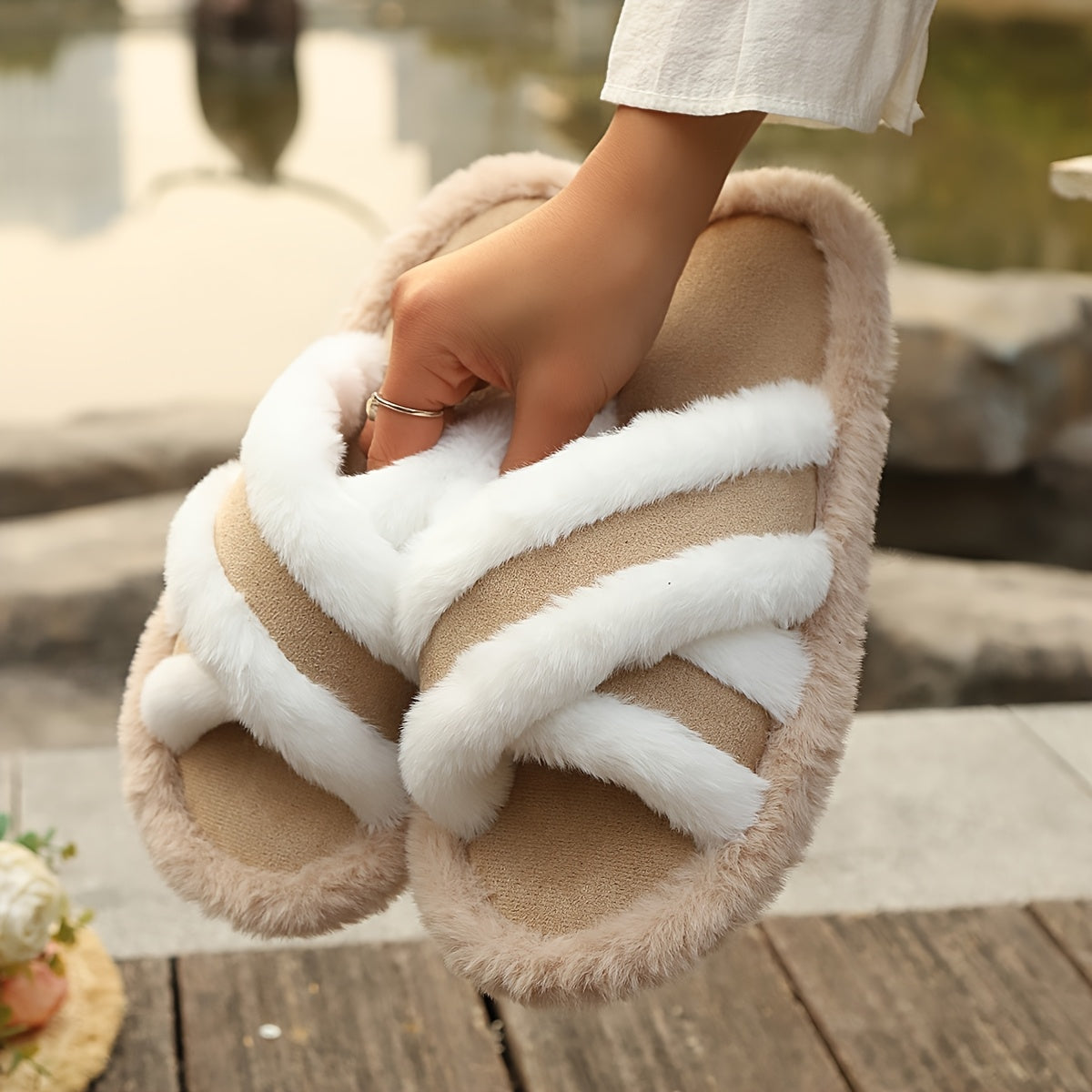 Women's Faux Furry Indoor Slippers Soft Sole Casual Floor Slippers