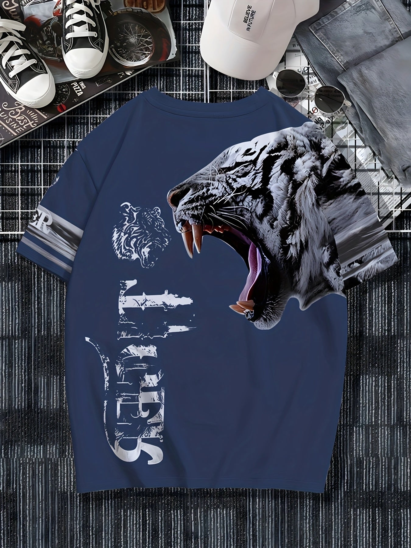 Erkaklar uchun tasodifiy yengsiz futbolka.