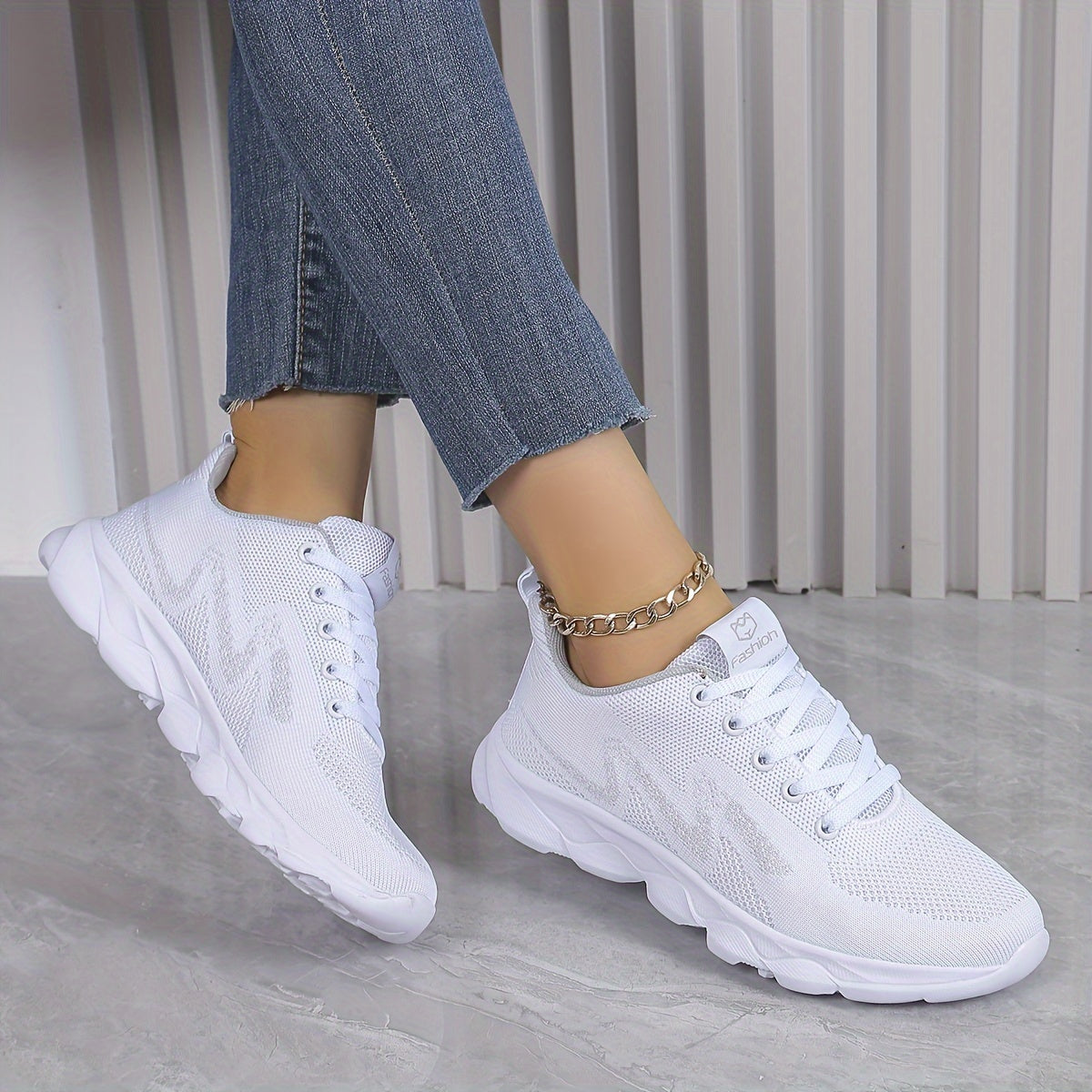 Women’s Breathable Knit Sneakers Black and White Striped Low-Top Running Shoes