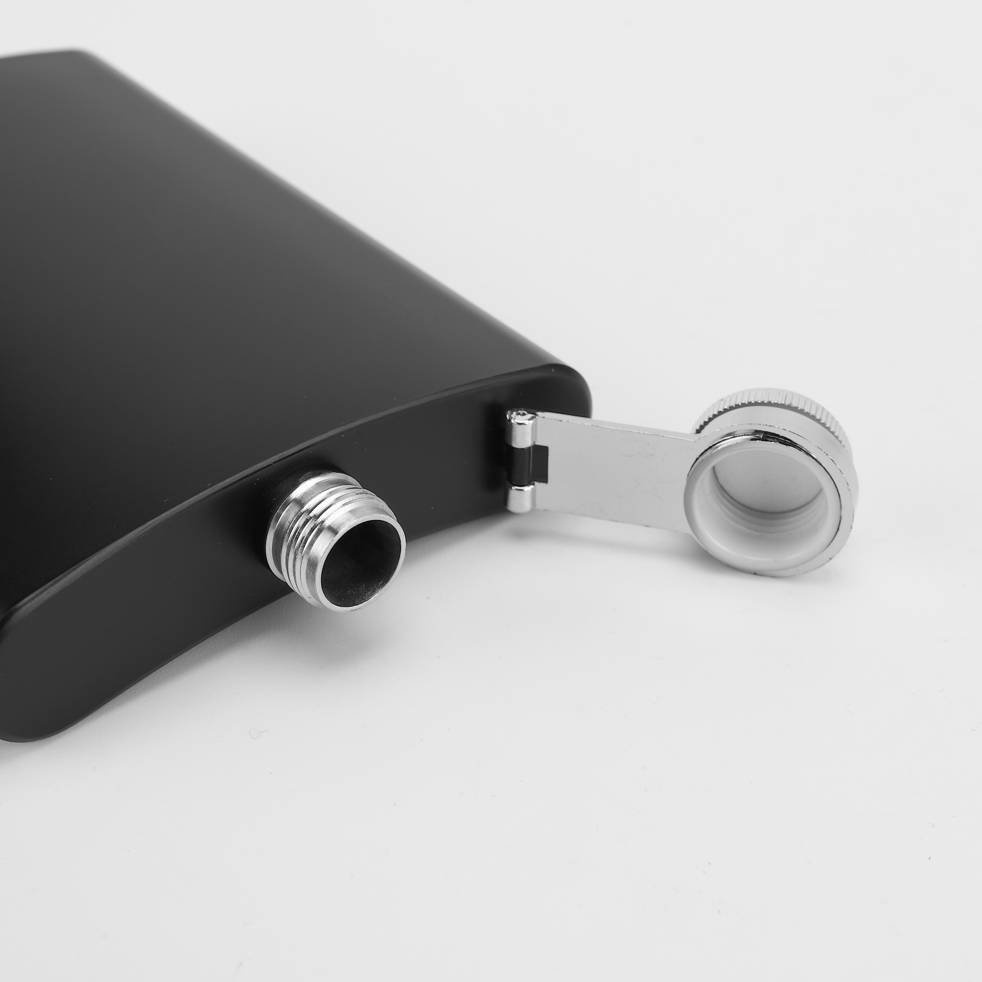 Termo de acero inoxidable negro mate de 7 oz para actividades al aire libre y fiestas