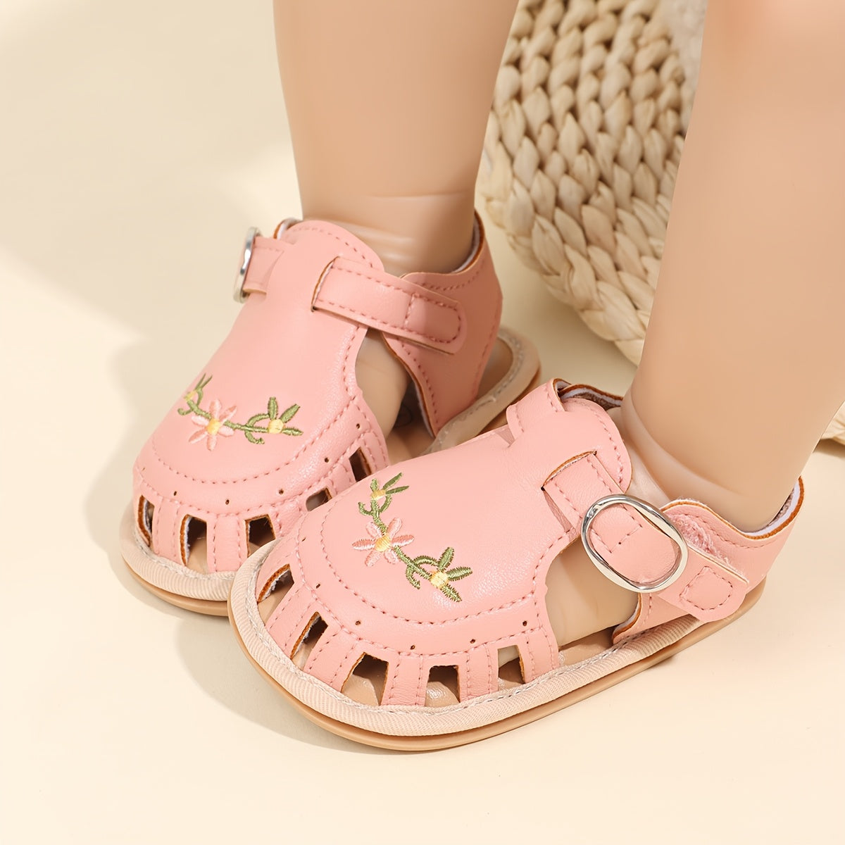 Kichkina qizlar uchun sandal open toe, gul naqshli tikilgan, yumshoq taglik, vint va halqali, kundalik yozgi kiyim uchun