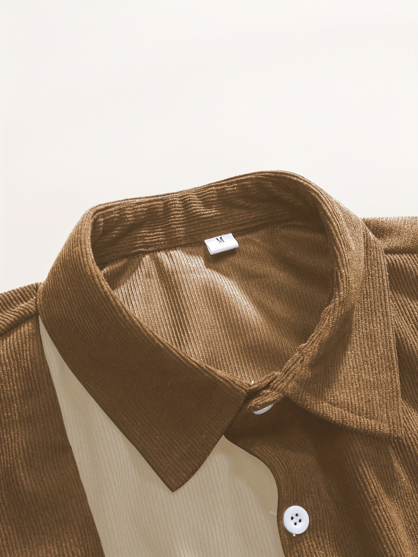 Erkaklar uchun tasodifiy rangli blokli chiziqli yengli tugmachali ko'ylak va tashqi faoliyatlar uchun tortishishli shimlar to'plami