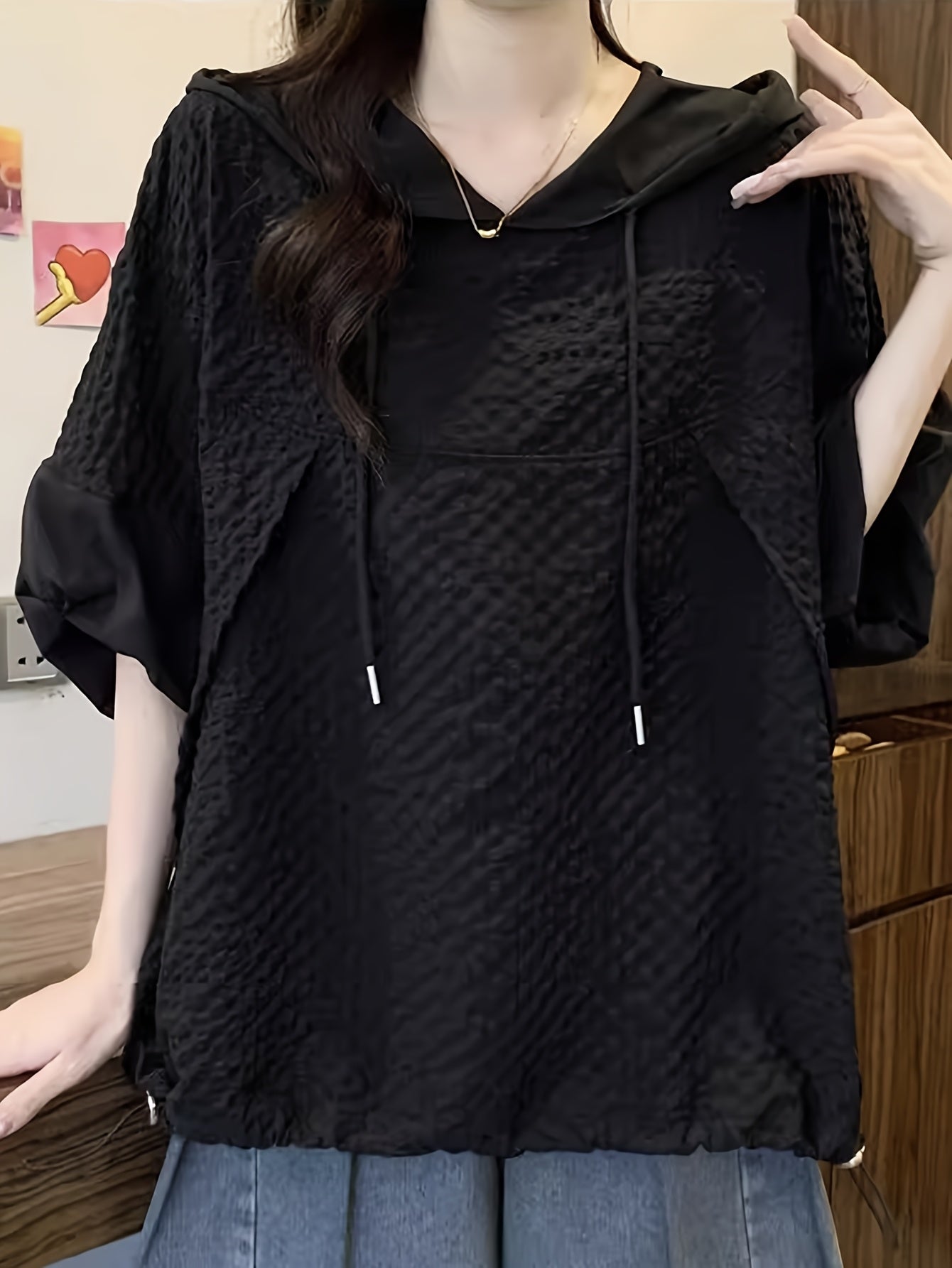 Удобная толстовка для женщин больших размеров с капюшоном и шнурком, короткий рукав, черная