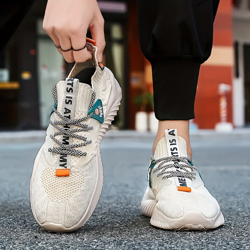 Barcha mavsumlar uchun nafas oladigan erkaklar yugurish poyabzallari, rangli blok dizayni va sirpanmas xususiyati bilan, ochiq havoda lager faoliyatlari uchun ideal.