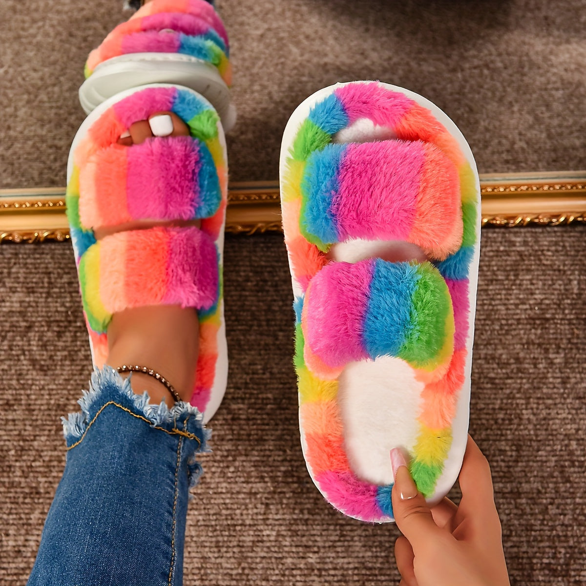 Women's Faux Fur Slides Thick Sole Non-Slip Indoor Slippers