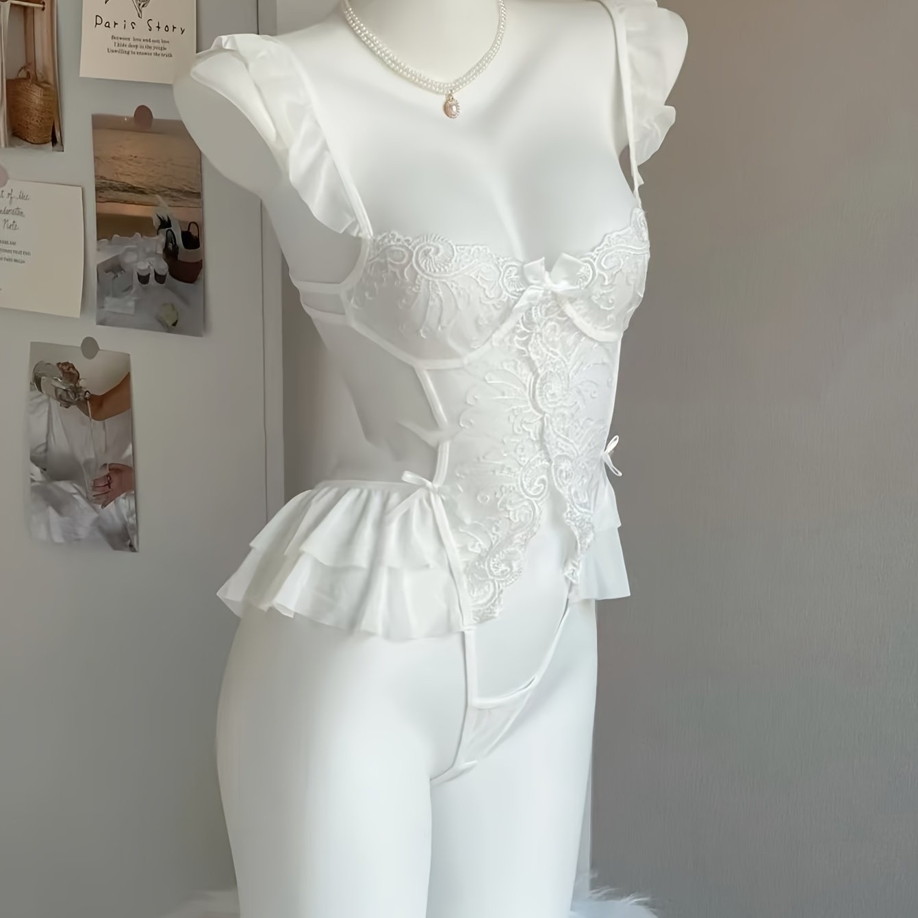 Ayollar uchun boho uslubidagi dantelli orqa qismi ochiq teddy bodysuit, tikilgan bo'sh joyli to'qima, polyester 92.9%, elastan 7.1%, mustahkam rangda kamon detali bilan, kattalar uchun jozibali ichki kiyim, sezgir.