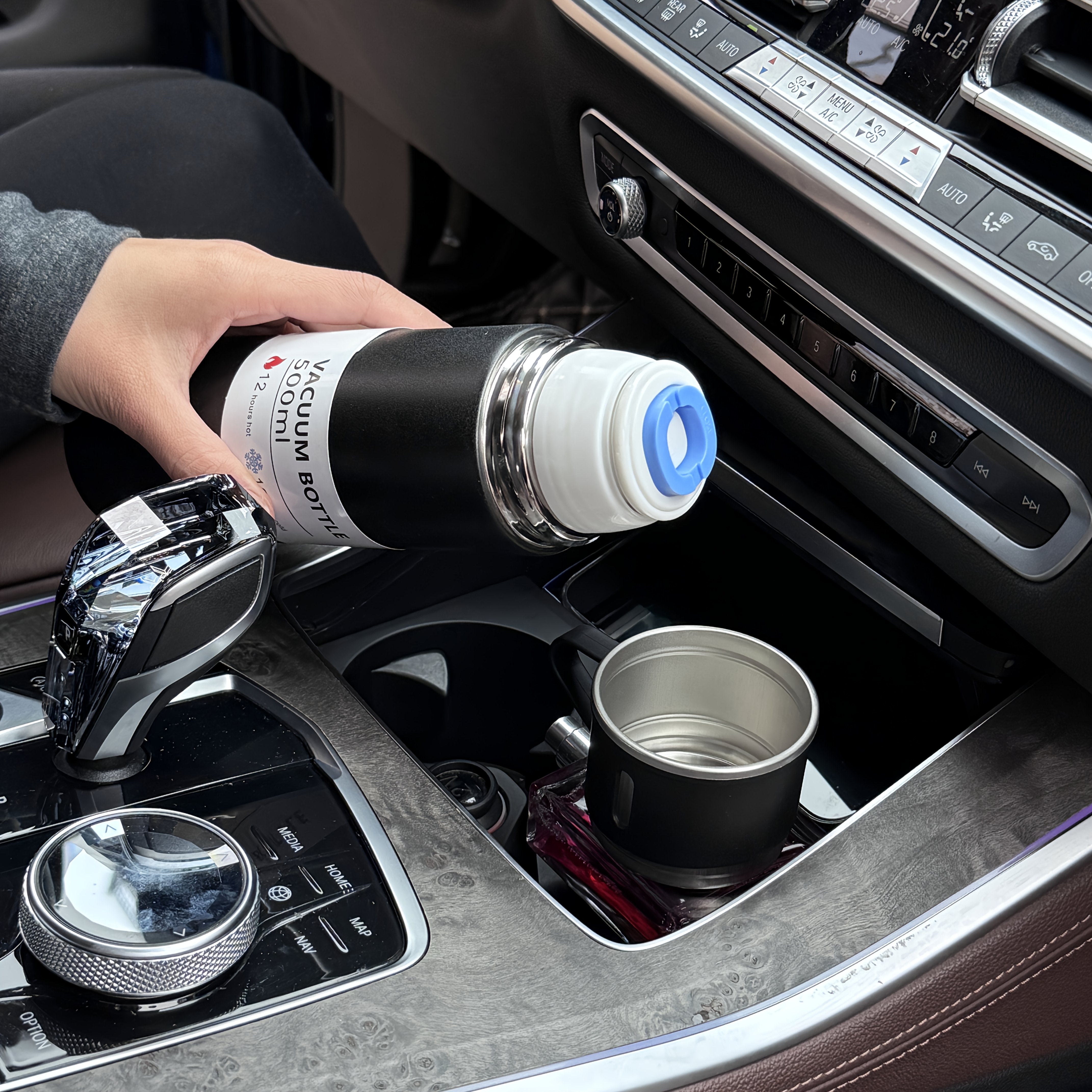 Набор термокружек Зима 2024, 500 мл, из нержавеющей стали, изолированная бутылка с чашкой для горячих и холодных напитков, идеален для пар и в качестве подарка для родителей и бабушек с дедушками.