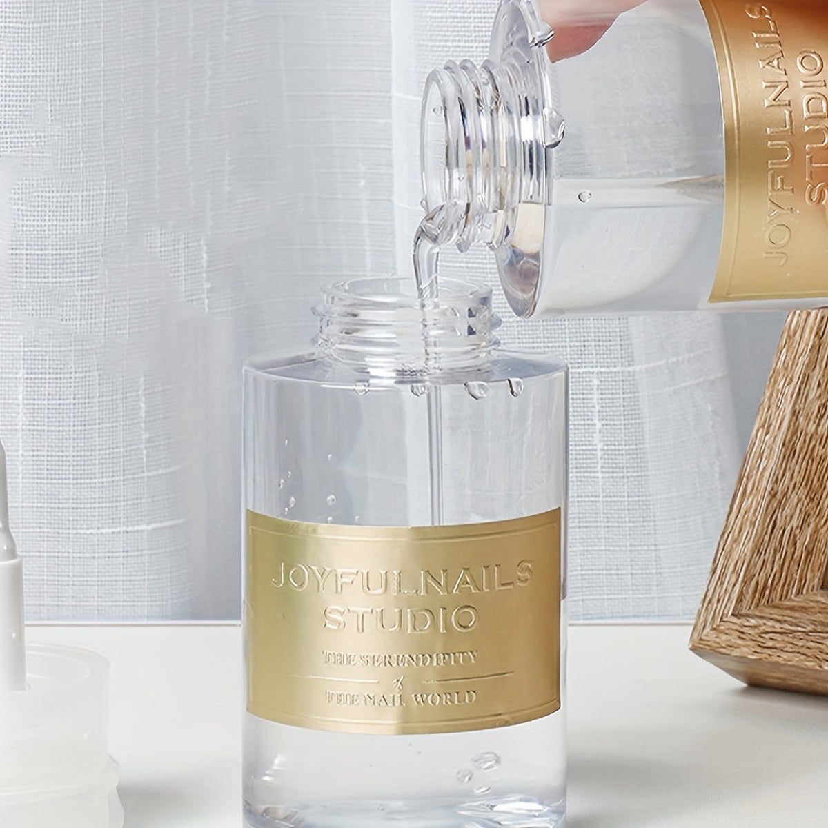 Portable Nail Polish Dispenser Bottle for Makeup Remover and Cosmetics