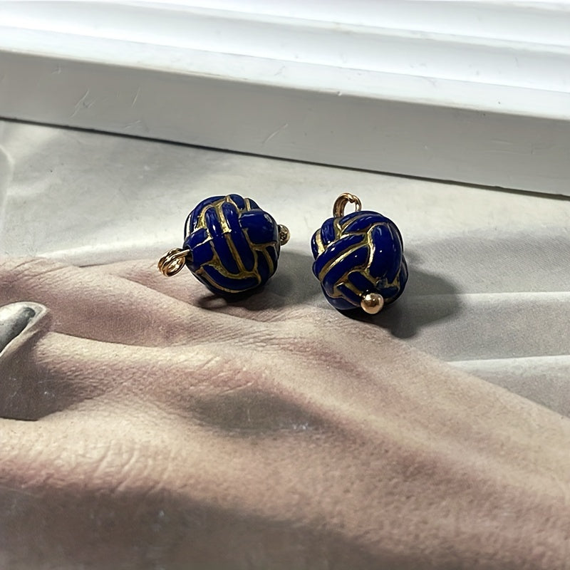 Zargarlik uchun oltin detallari bilan 12 ta vintage uslubidagi dumaloq plastmassa tugmachalar to'plami