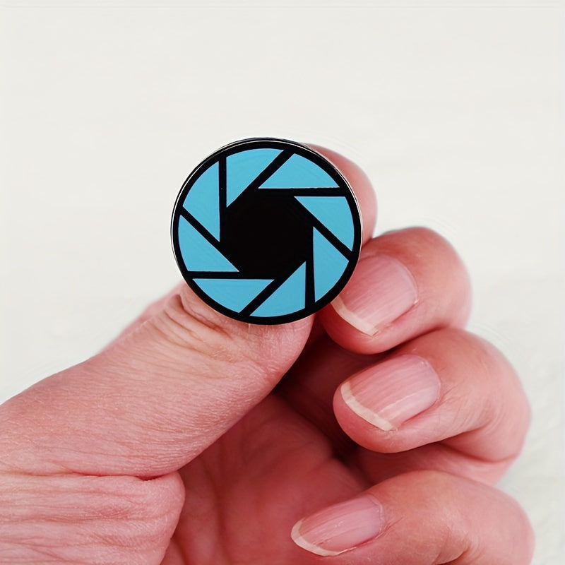 Game Logo Brooch Pin UV Plated Zinc Alloy Casual Gift Accessory