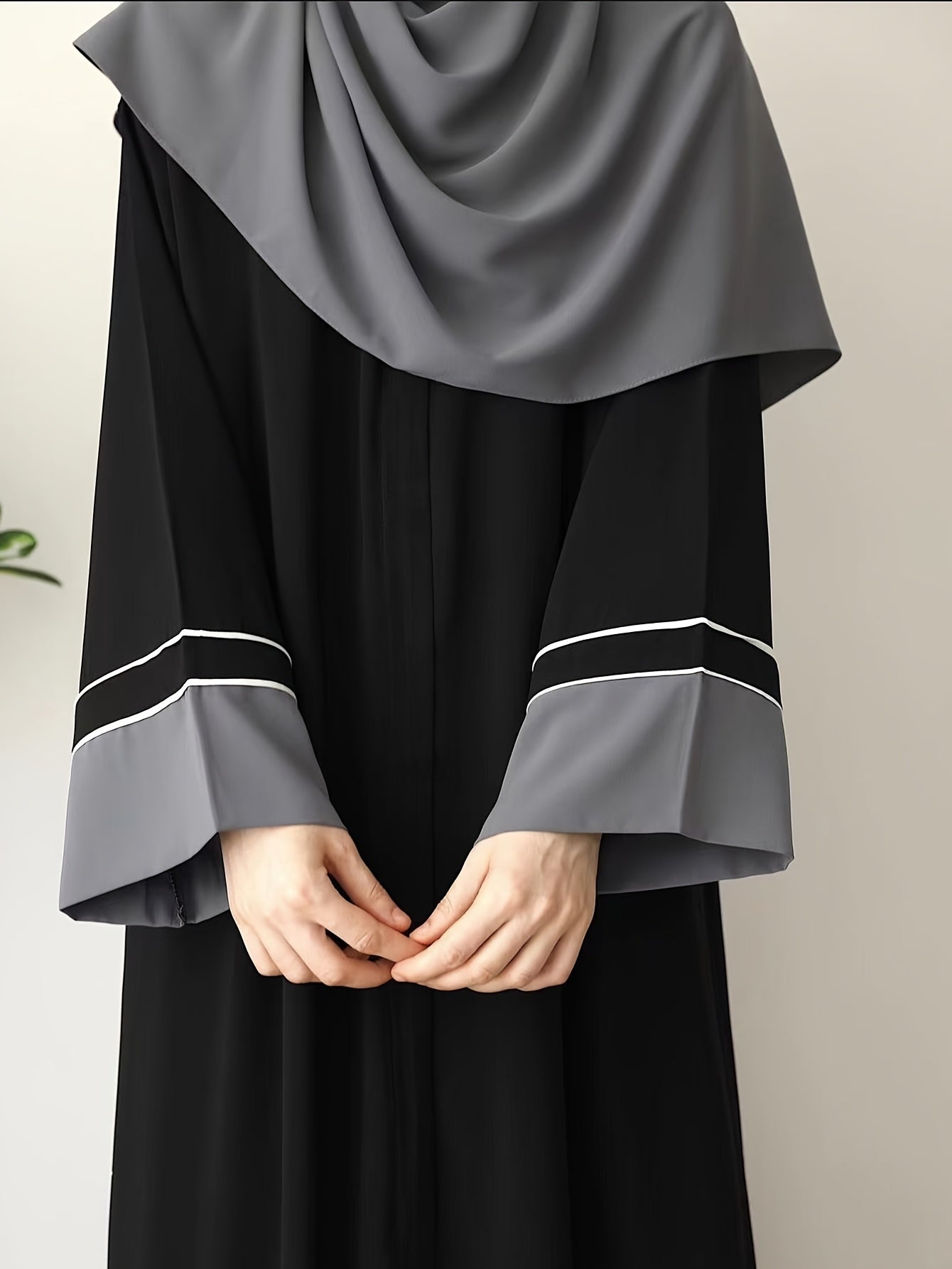 Black Abaya for Middle Eastern Muslim Women Long Sleeve Loose Fit Woven Polyester