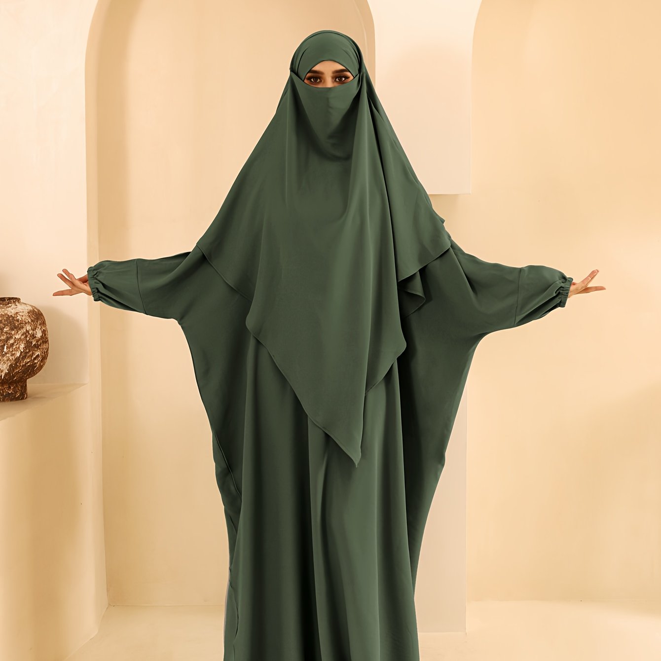 Plus o'lchamli ayollar uchun bir-biriga mos bo'lgan rangli ro'ba va kiyimlar to'plami Ramazon Islomiy namoz uchun