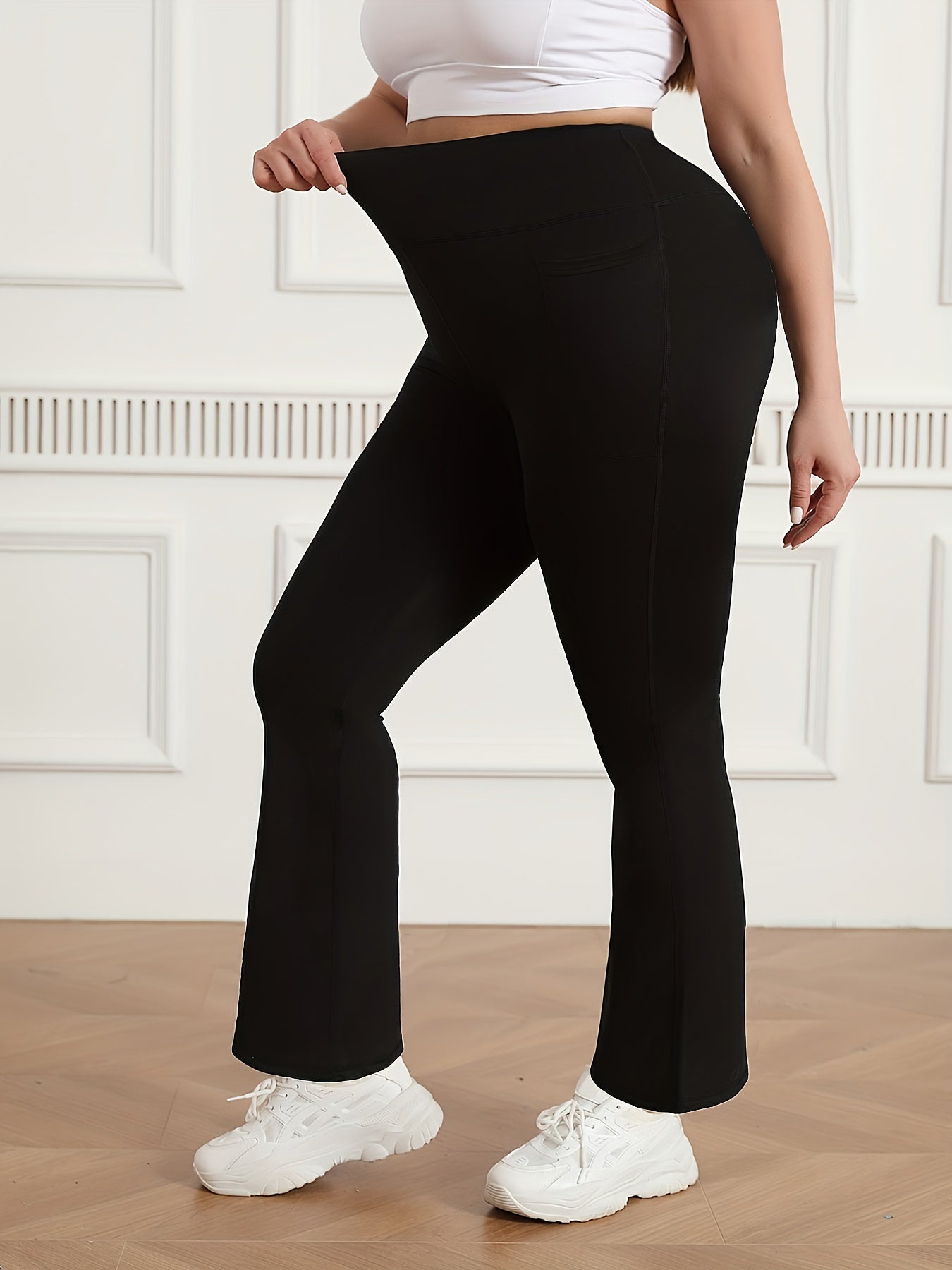 Plus Size High Waist Yoga Pants with Pockets Polyester Elastane Solid Color