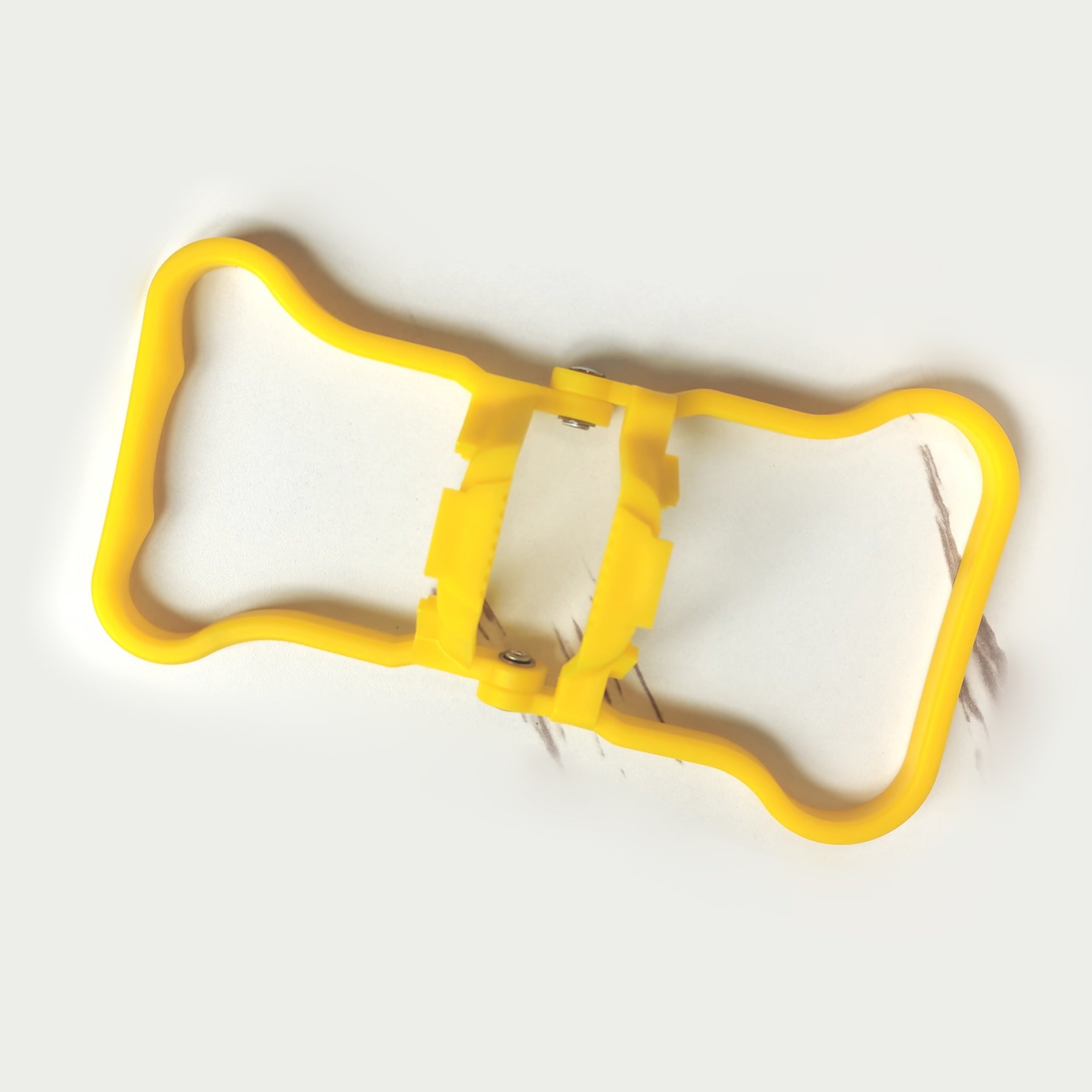 Durable Plastic Water Bucket Lifter with Foldable Handle for Indoor Camping Refrigerator Office