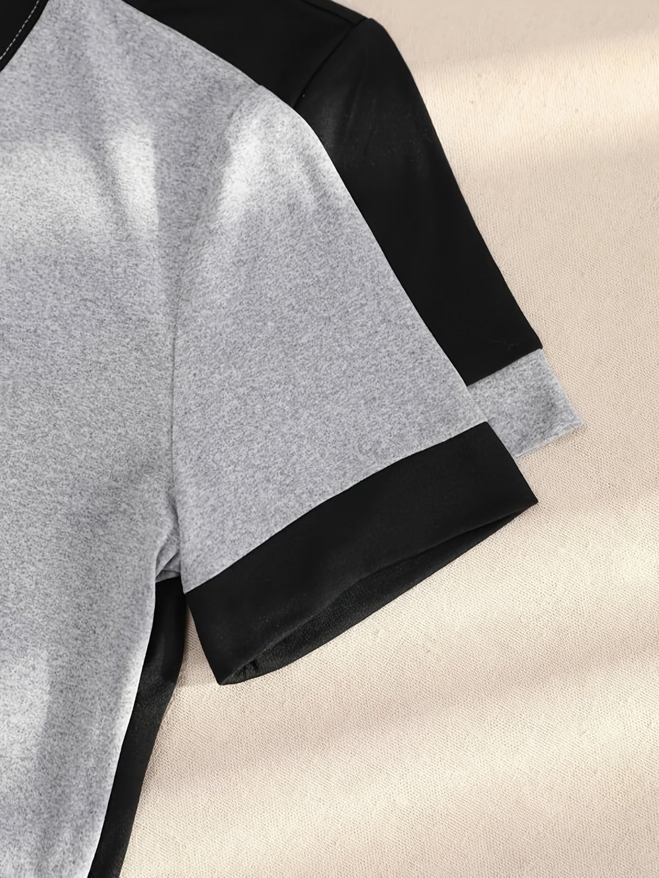 Women's Summer Short Sleeve Splicing Top Solid Color Slim Fit Polyester Knit Crew Neck Casual