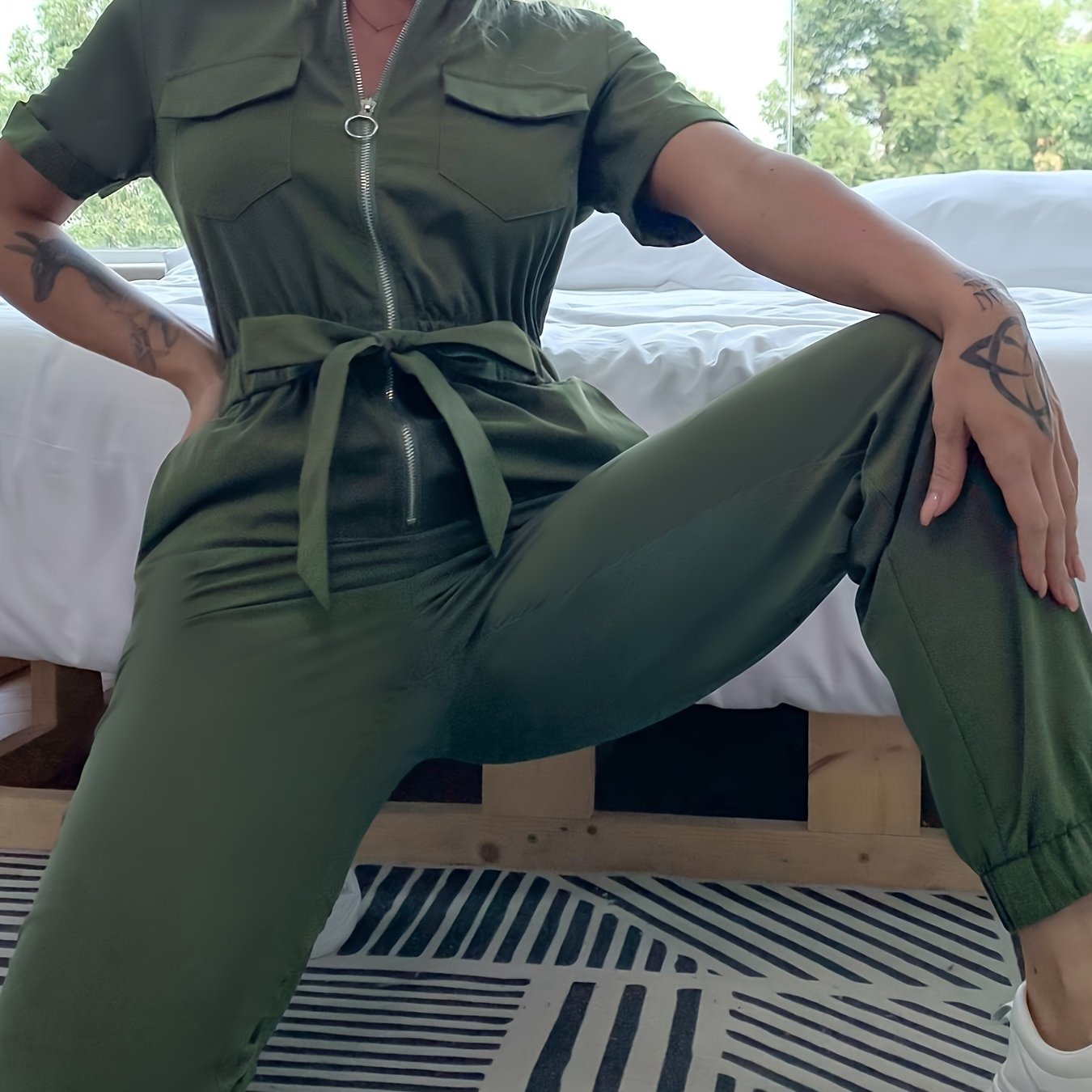 Women's Casual Polyester Zipper Jumpsuit with Short Sleeves and Lapel V-Neck