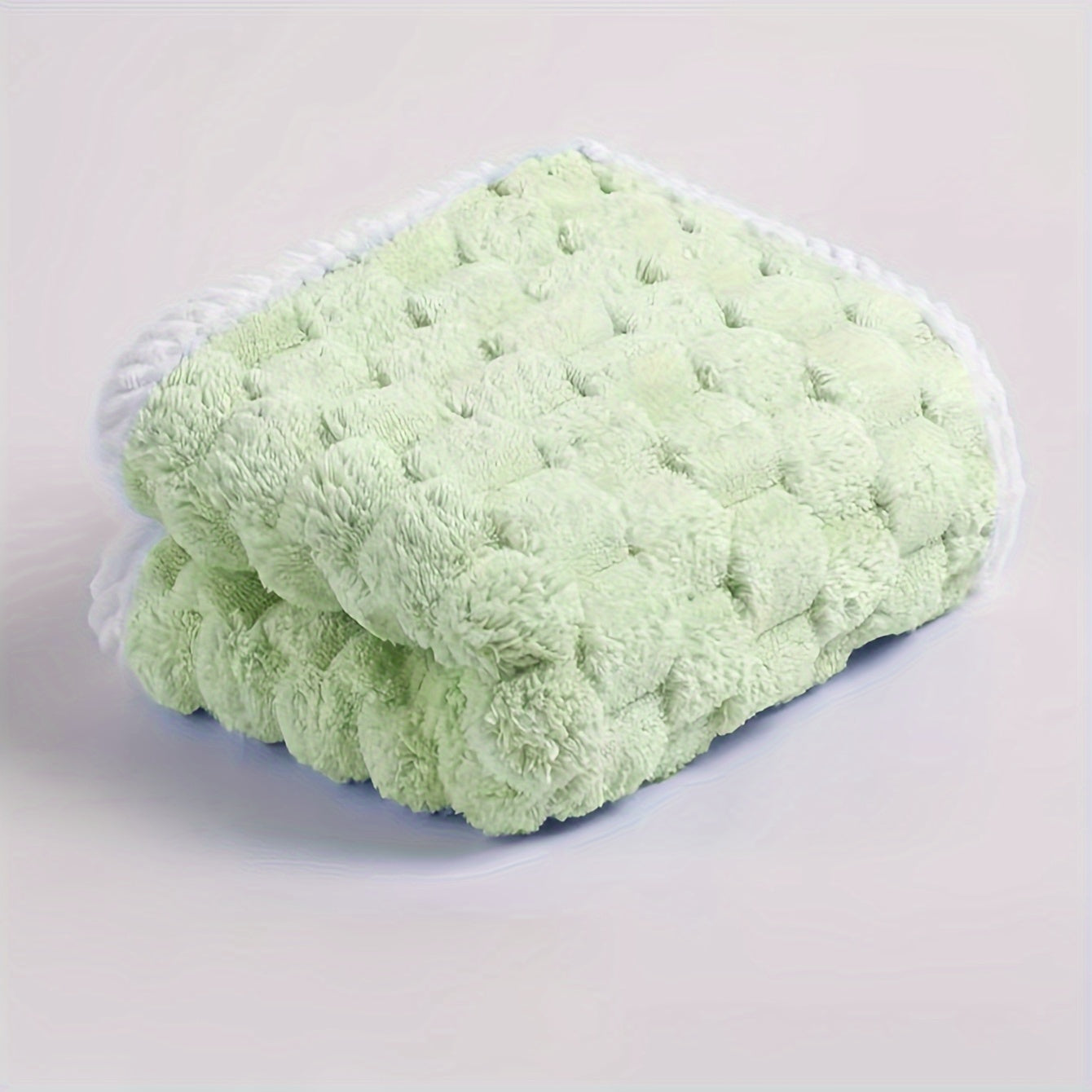 Yumshoq mikrofiber sochiq (30.48sm x 30.48sm) tez quriydigan texnologiya va super singdirish qobiliyati bilan. Uyda, spa va sport zalida foydalanish uchun ideal. Zamonaviy bulut naqshiga ega.