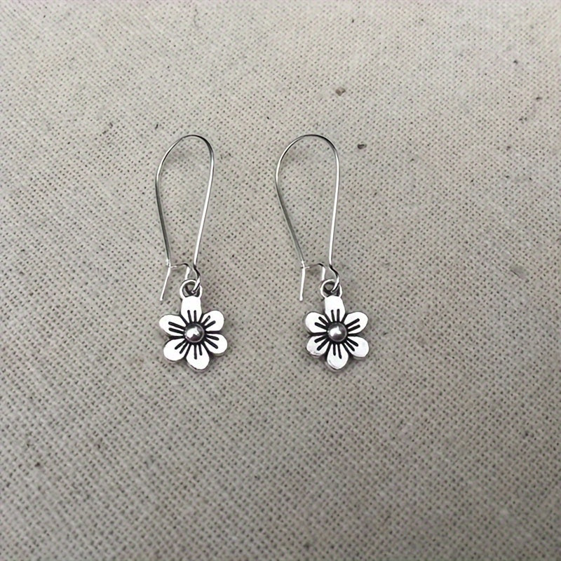 Women's Silver Flower Earrings Dangle Small Daisy Jewelry Accessories