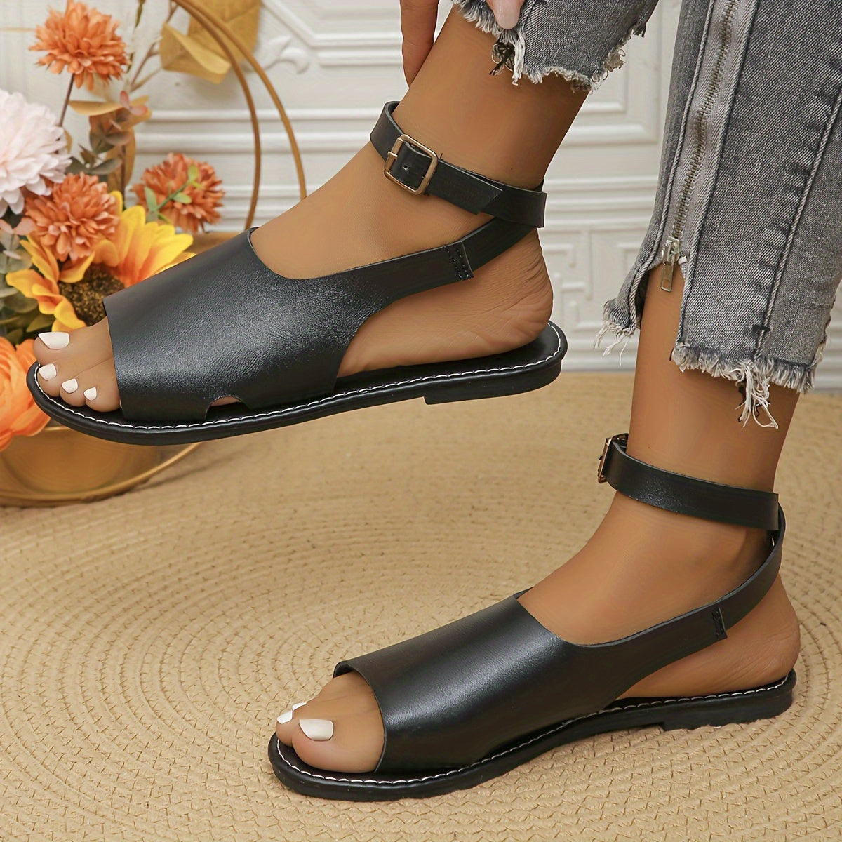 Women's Solid Color Flat Sandals Ankle Buckle Comfortable Summer Shoes