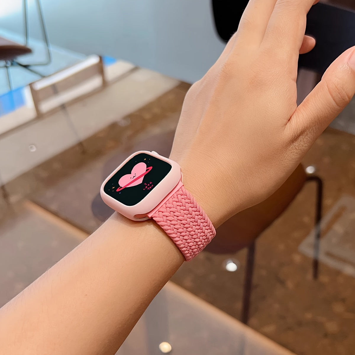 Набор из 2 модных эластичных тканевых ремешков для часов и мягкого силиконового защитного чехла для Apple Watch. Подходит для Apple Watch размером от 38 мм до 49 мм и серии Ultra до 1. Умные часы.