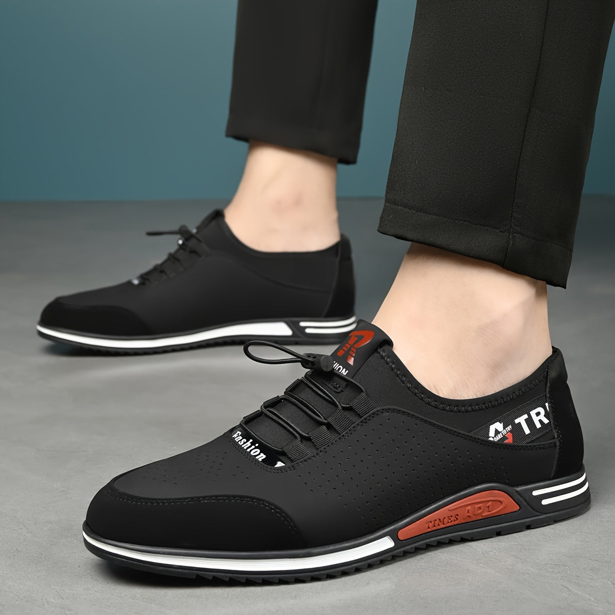 Men's Casual Sneakers Solid Color Breathable Low Top Lace-Up Round Toe All-Season