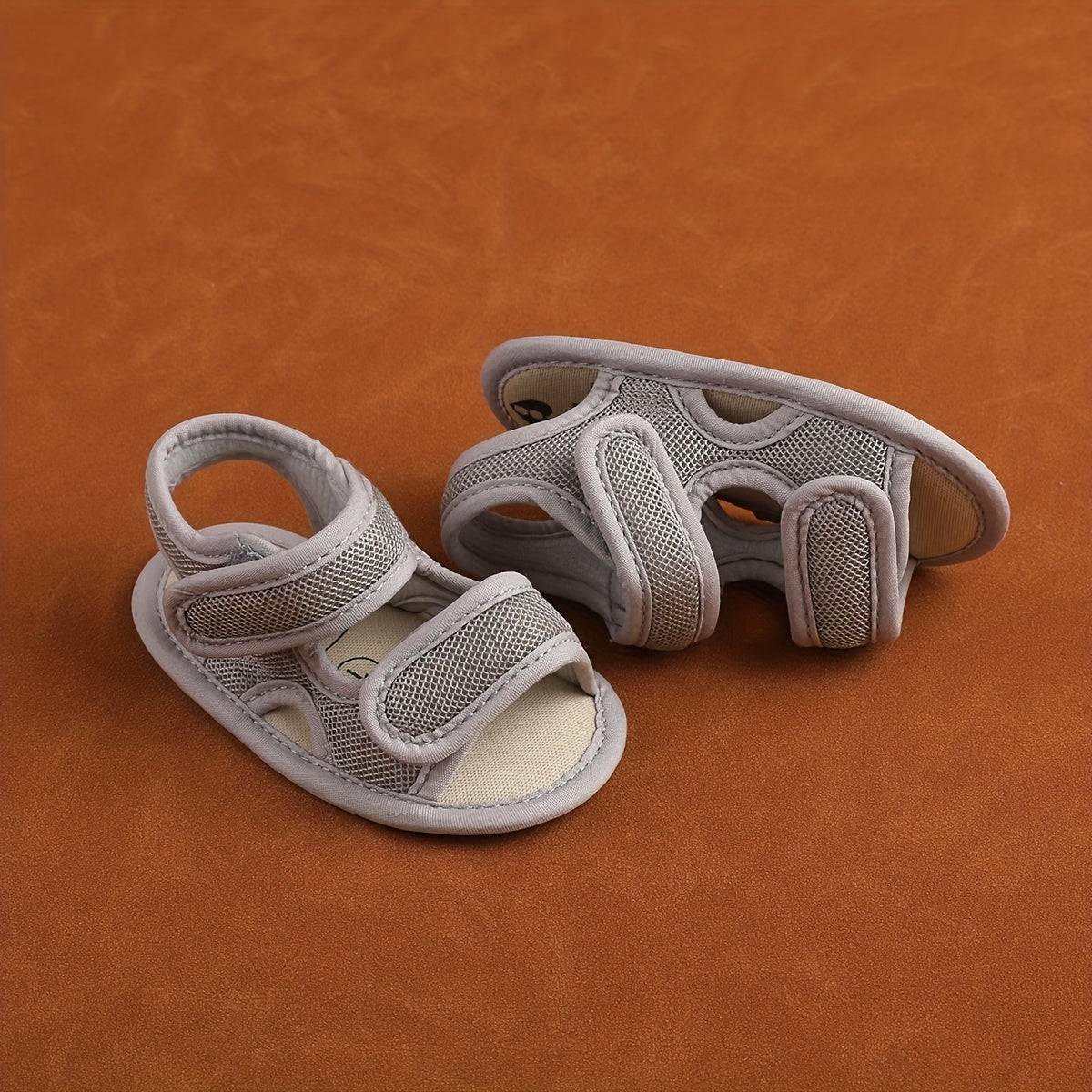 Kichkina qizlar va erkaklar uchun nafas oladigan tarmoq sandallari, ochiq barmoqli, sozlanadigan bahor va yoz poyafzali