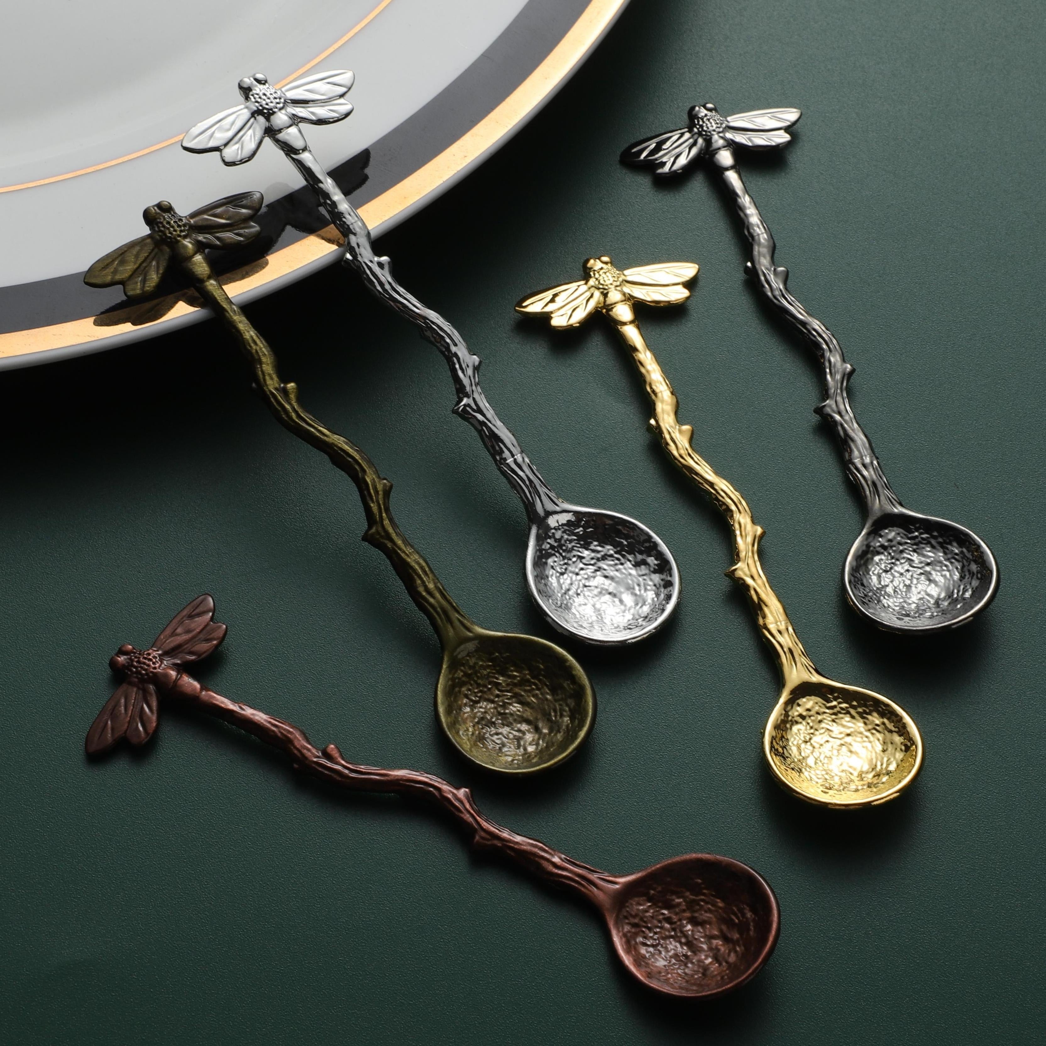 Retro Bee-Shaped Metal Coffee Spoon with Twist Handle for Tea and Dessert Serving