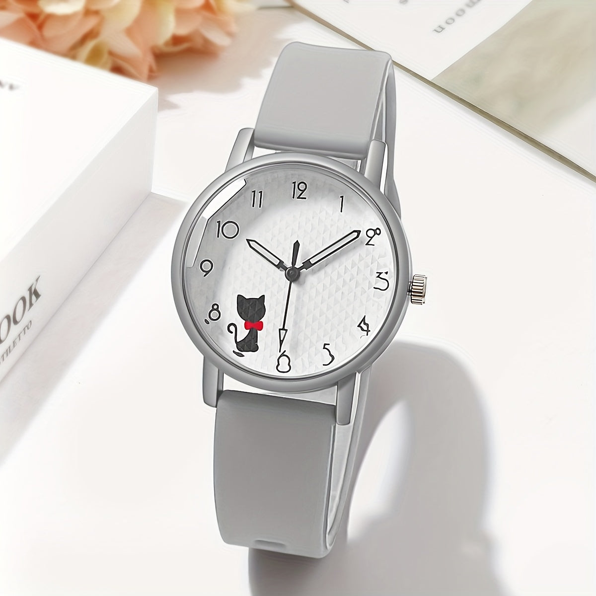 Women's Quartz Watch with Silicone Strap for Casual Street Sports