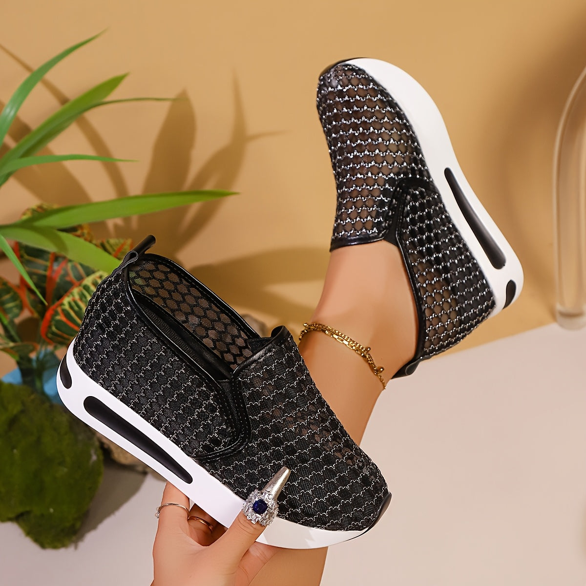 Women's Mesh Slip-On Sneakers Lightweight Breathable Casual Shoes