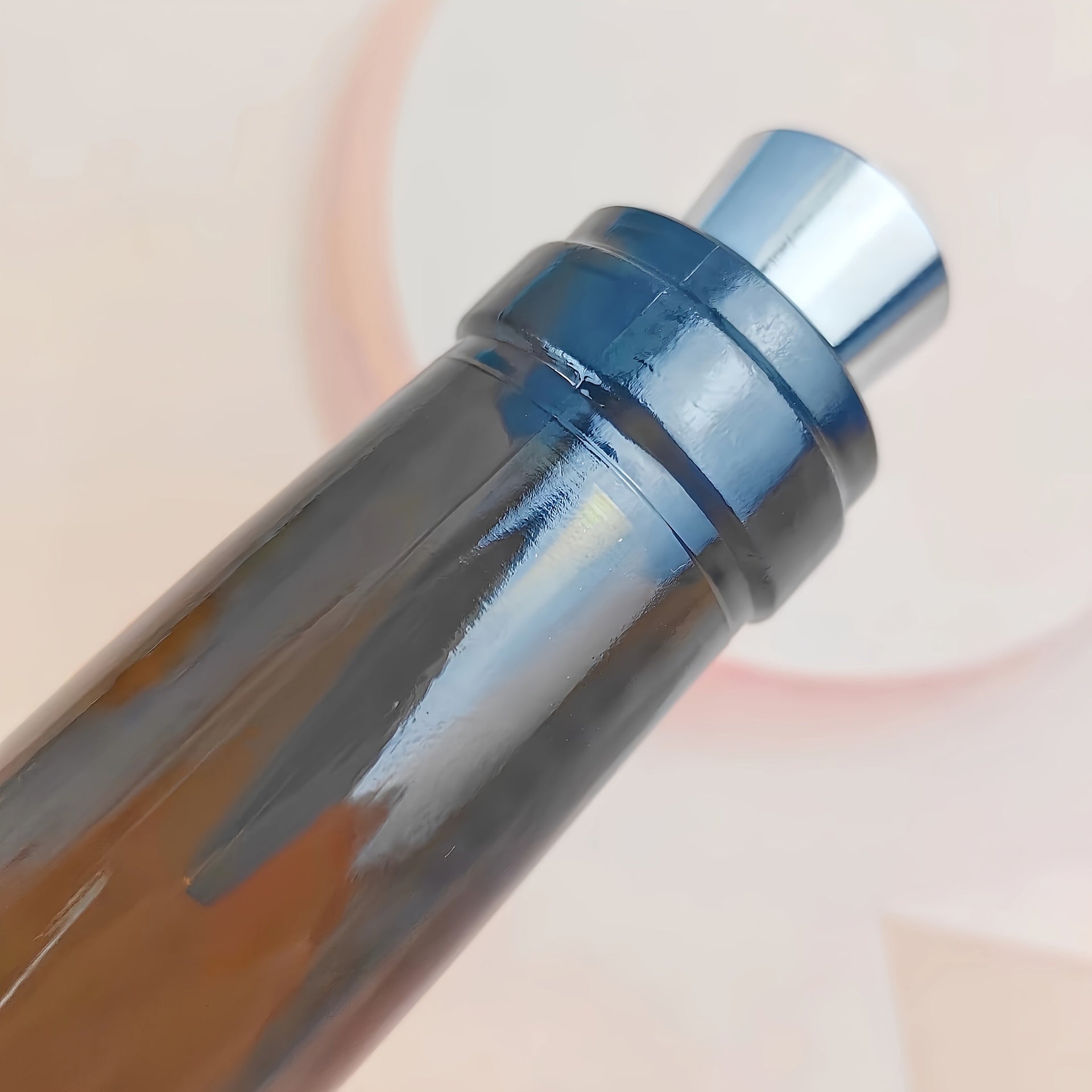 Qizil vino va shampan shishalarini saqlash uchun zanglamaydigan po'latdan yasalgan 12, 22 yoki 30 dona to'plamlardagi vino to'siqlari. Bar aksessuarlar uchun ajoyib.