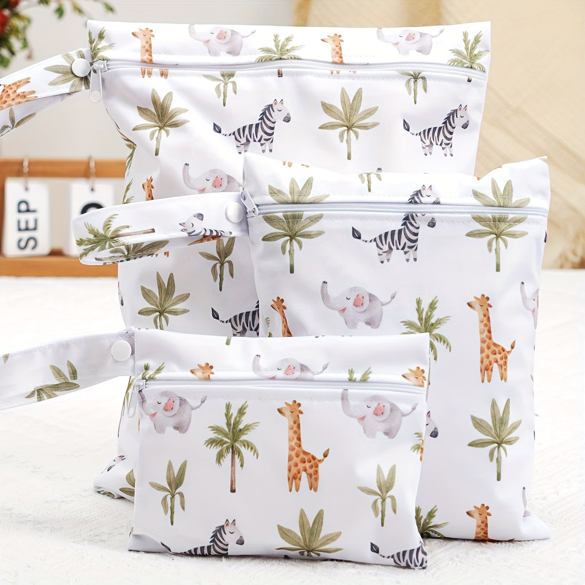 3 ta suv o'tkazmaydigan mato pampers saqlash sumkasi to'plami, bitta cho'ntakli yuviladigan nam-quruq sumkalar; suzish kiyimlarini saqlash uchun mukammal