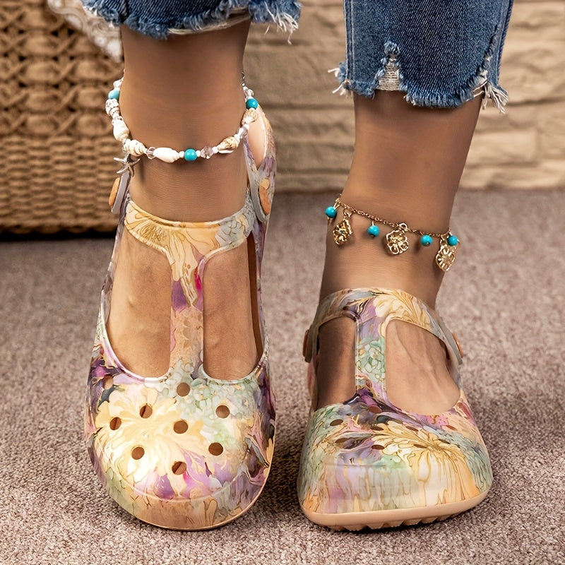 Women's Perforated Breathable Sandals Outdoor Beach Shoes Soft Sole