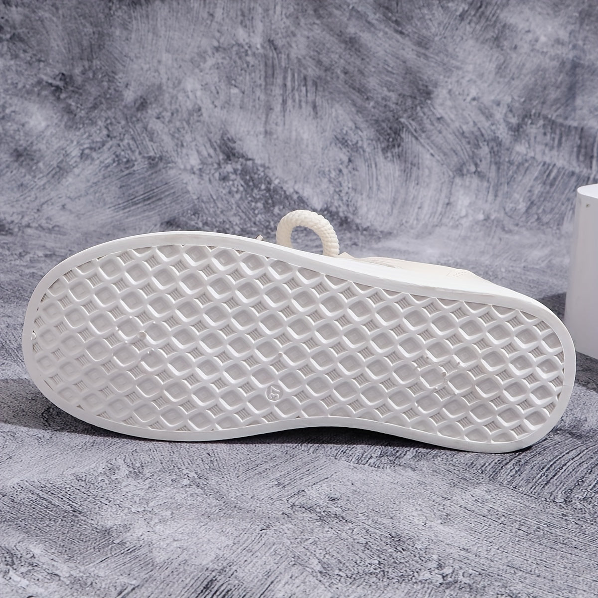 Women's White Lace-Up Round Toe Sneakers, Comfortable Breathable Casual Shoes