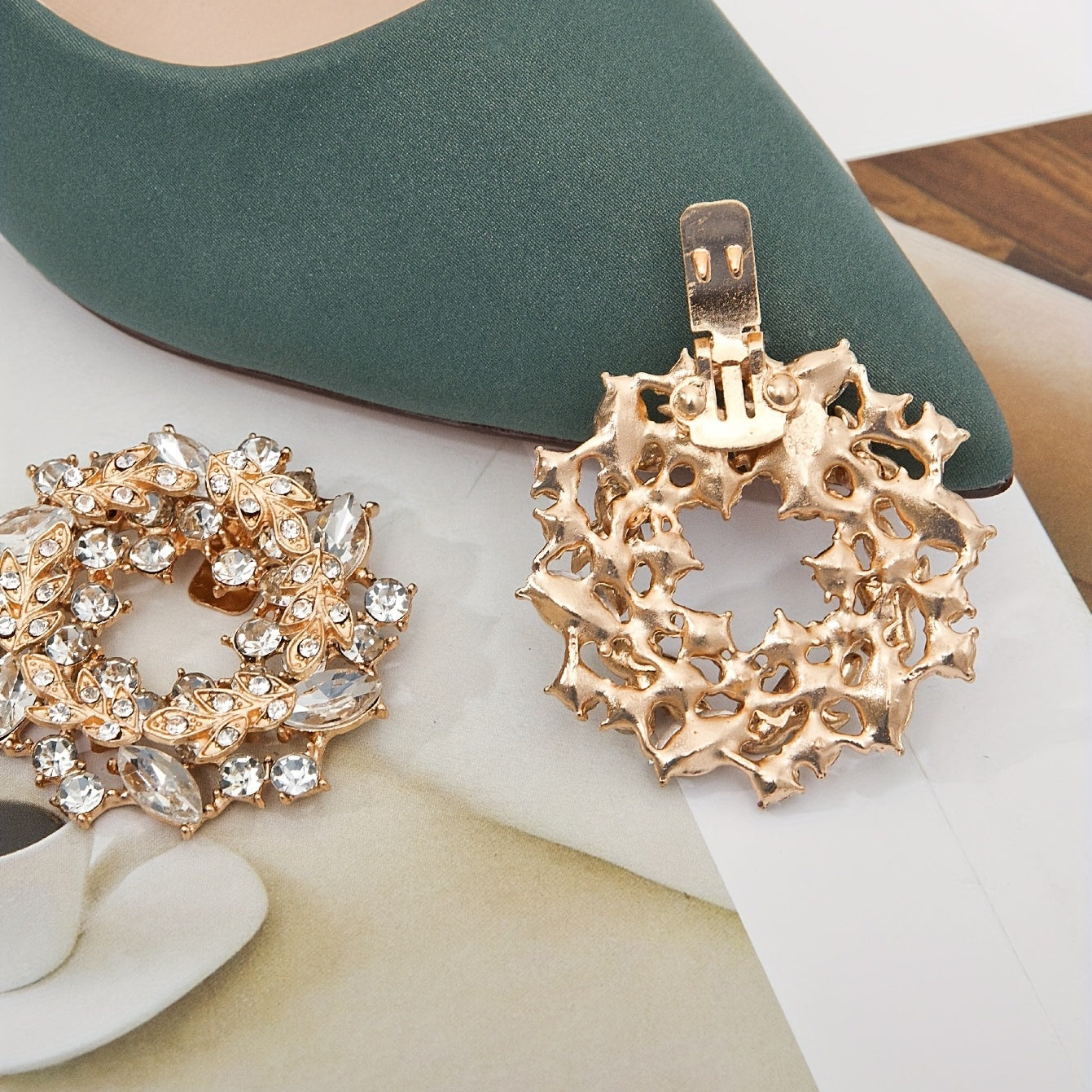 Women Crystal Flower Shoe Clips Detachable Buckles for Wedding High Heels