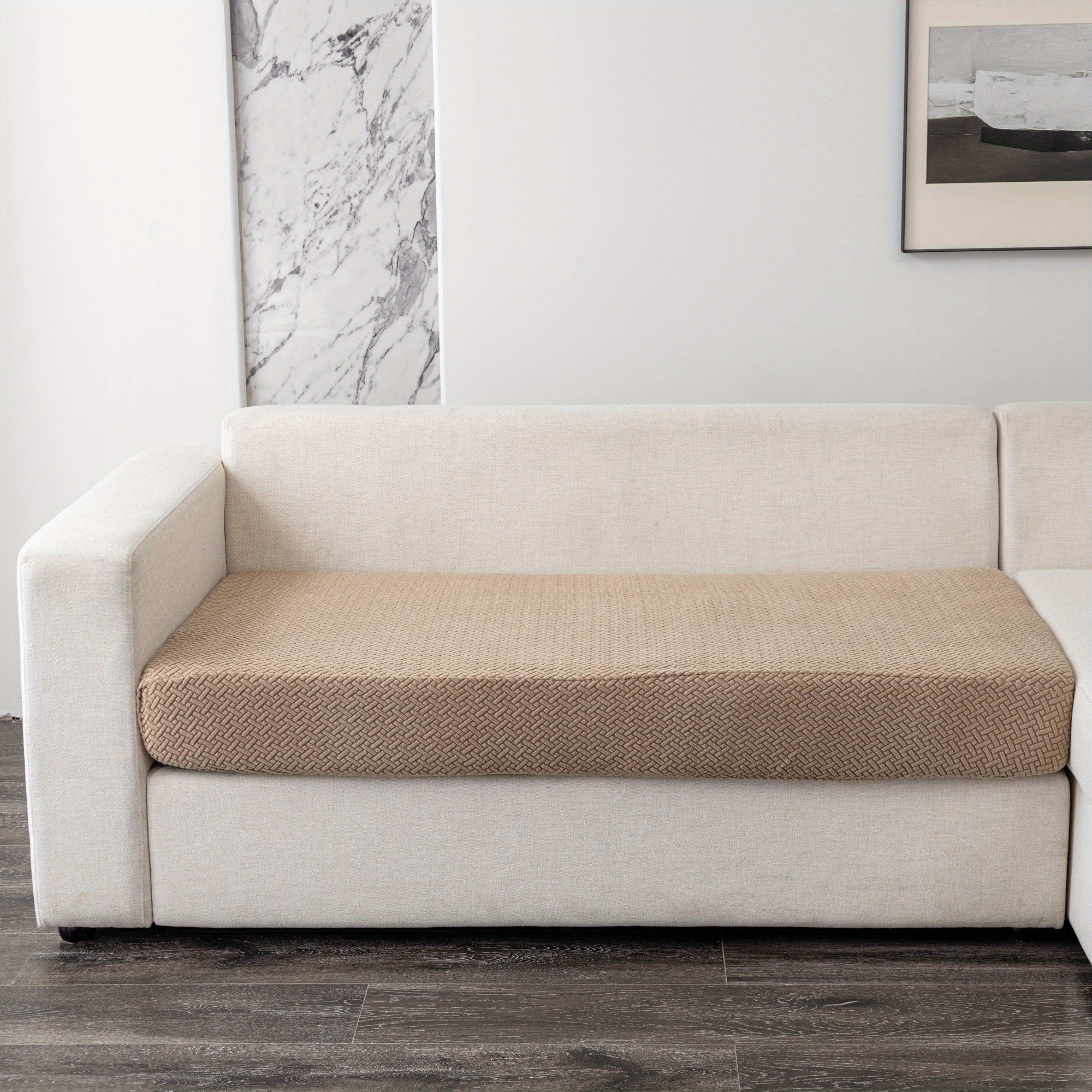 Современный серый чехол для подушки дивана с эластичной посадкой и мягкой текстурированной тканью. Машинная стирка для повышения комфорта в гостиной.