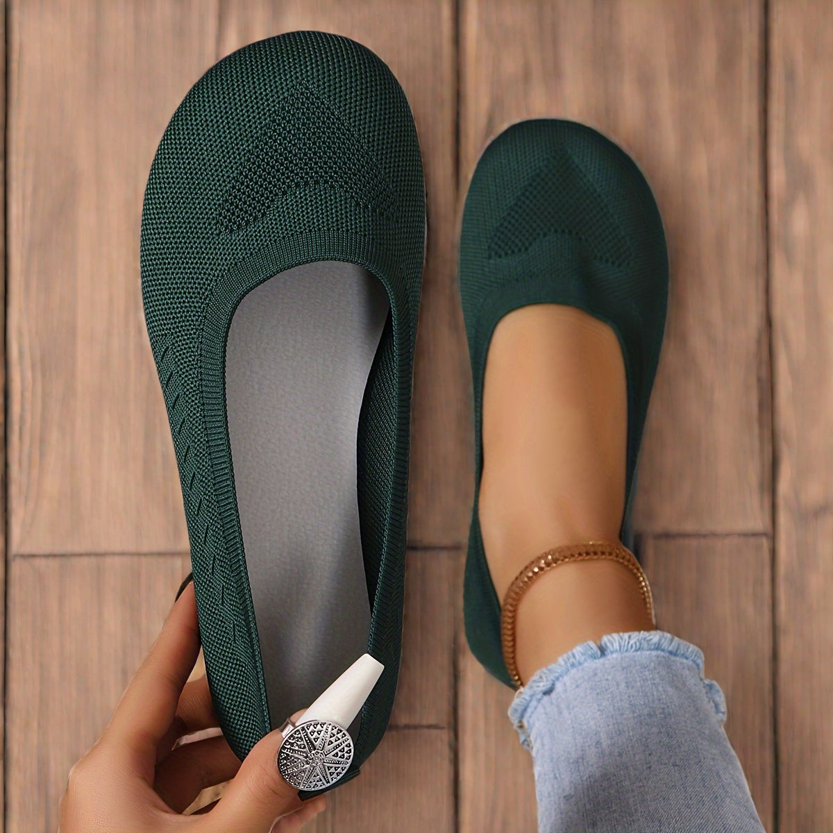 Women's Casual Slip-On Flats with Tassel Embellishment, All-Season Fabric