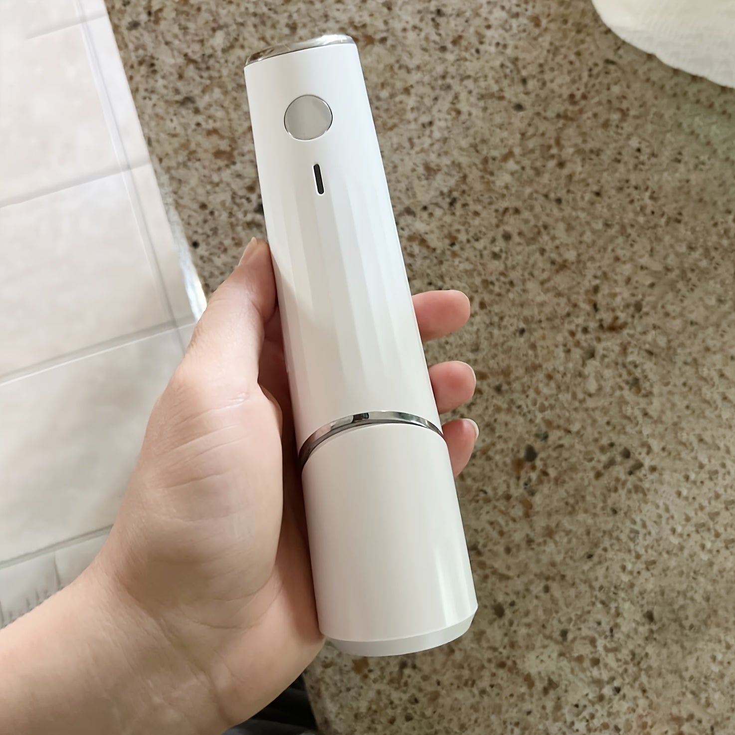 Qo‘l bilan ishlaydigan Elektron Aqlli Qopqoqni Yopish uchun USB zaryadlash va 80Kpa tortish kuchi bilan oziq-ovqatni saqlash uchun vakuum yopishtiruvchi