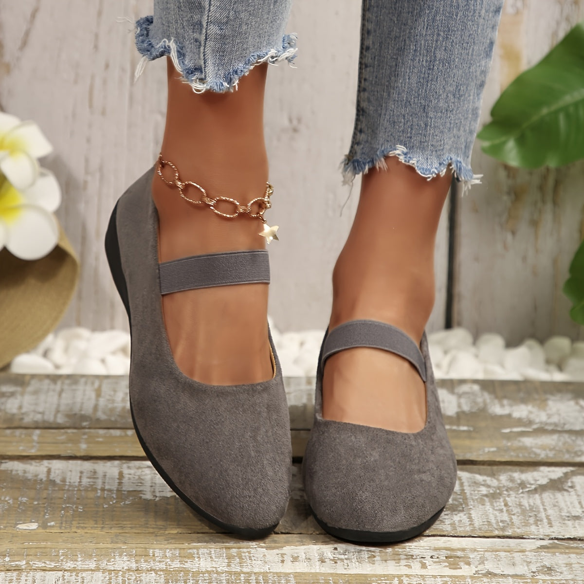 Zapatos de mujer con cuña y slip-on en negro con plantilla acolchada y suela de goma