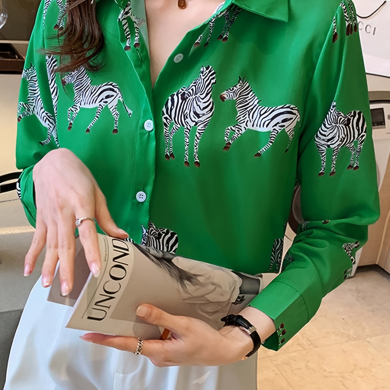 Blusa de poliéster de manga larga con estampado de animal y talla plus para mujer